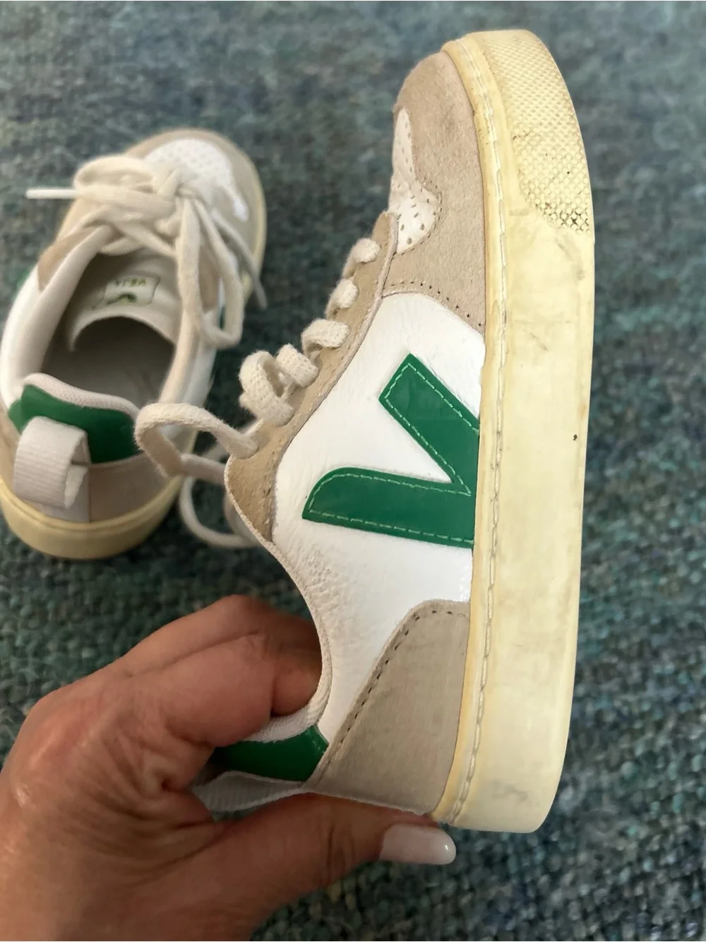 Veja V-10 Sneakers Kids Size 11  White Beige Green Leather Suede Low Top Shoes